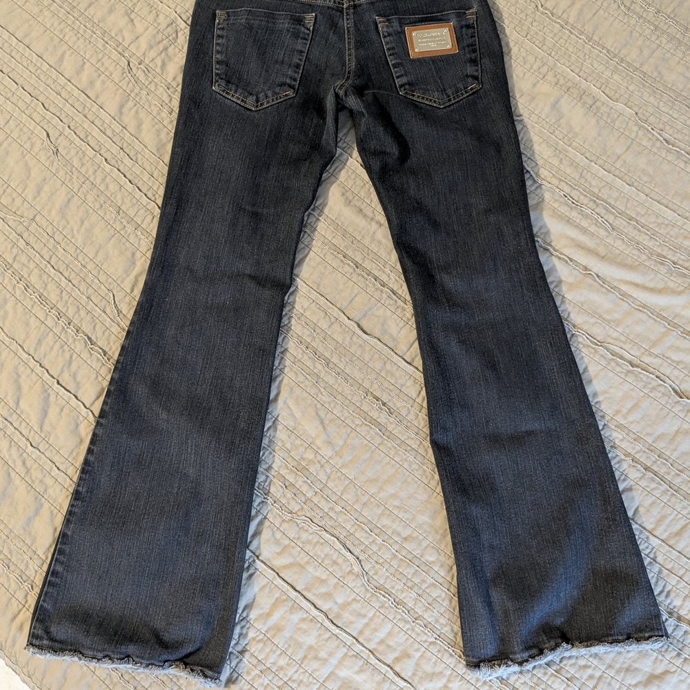 Low-Rise Jeans In Excellent Condition: Inseam 28; Wraist 29; Hip 32.5